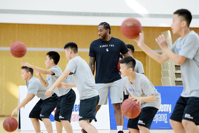 球迷给 NBA球星这么划分级别对么？詹姆斯独一档