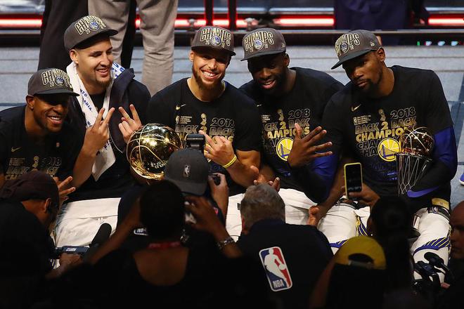球迷给 NBA球星这么划分级别对么？詹姆斯独一档